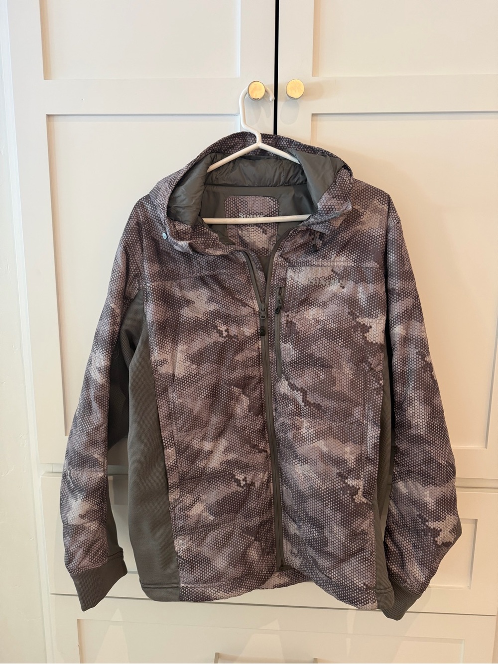 Simms Men's gray Camouflage Hooded Jacket (puffer)